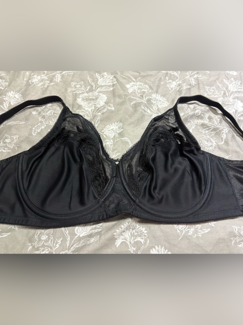 Wacoal black satin lace bra 36DD